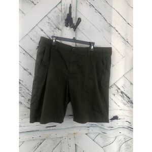 Under armour mens size 42 green Shorts